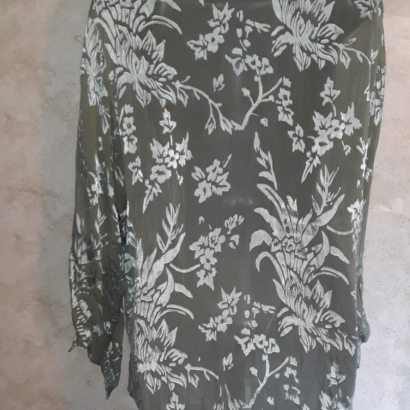 Green Floral Button Up Blouse  A-7 5/$25 - Picture 2 of 2